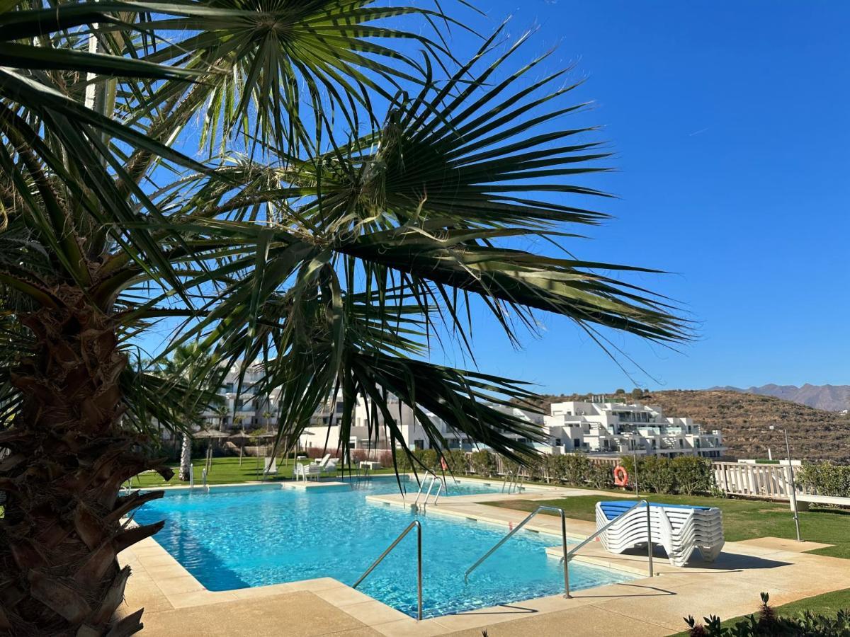 2-Bedroom-Apartment With A Terrace, Pool, Gym Málaga Exterior foto