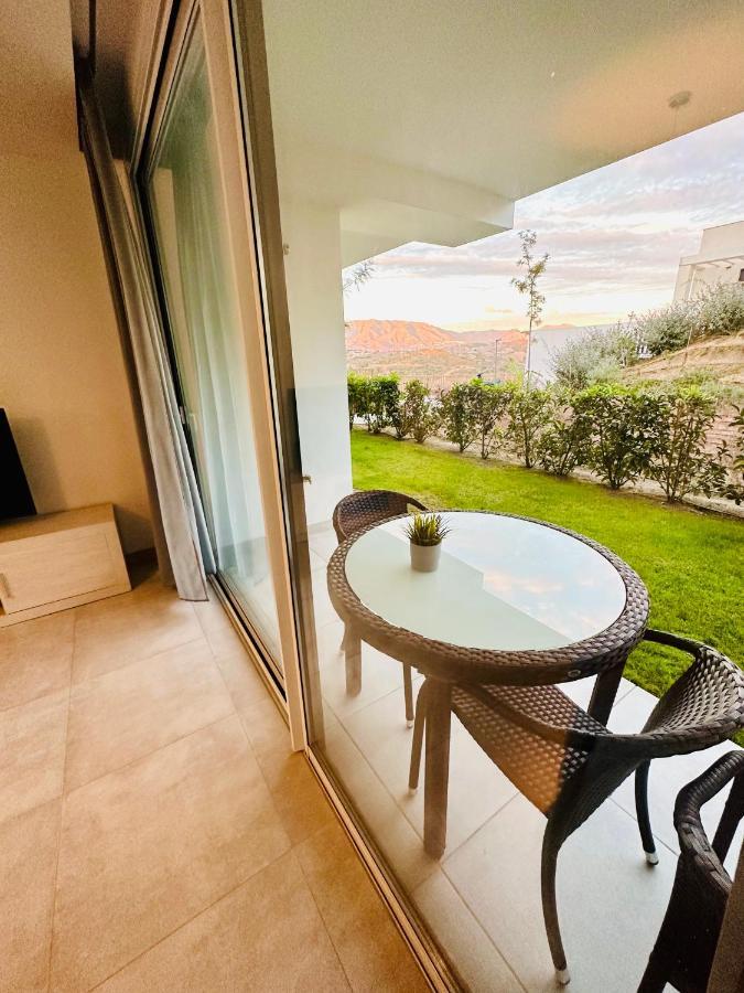 2-Bedroom-Apartment With A Terrace, Pool, Gym Málaga Exterior foto